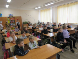Ефимовская детская библиотека побывала в гостях у ребят 1 класса